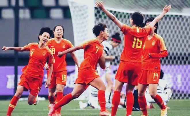 韩国女足队员积极备战下一轮比赛