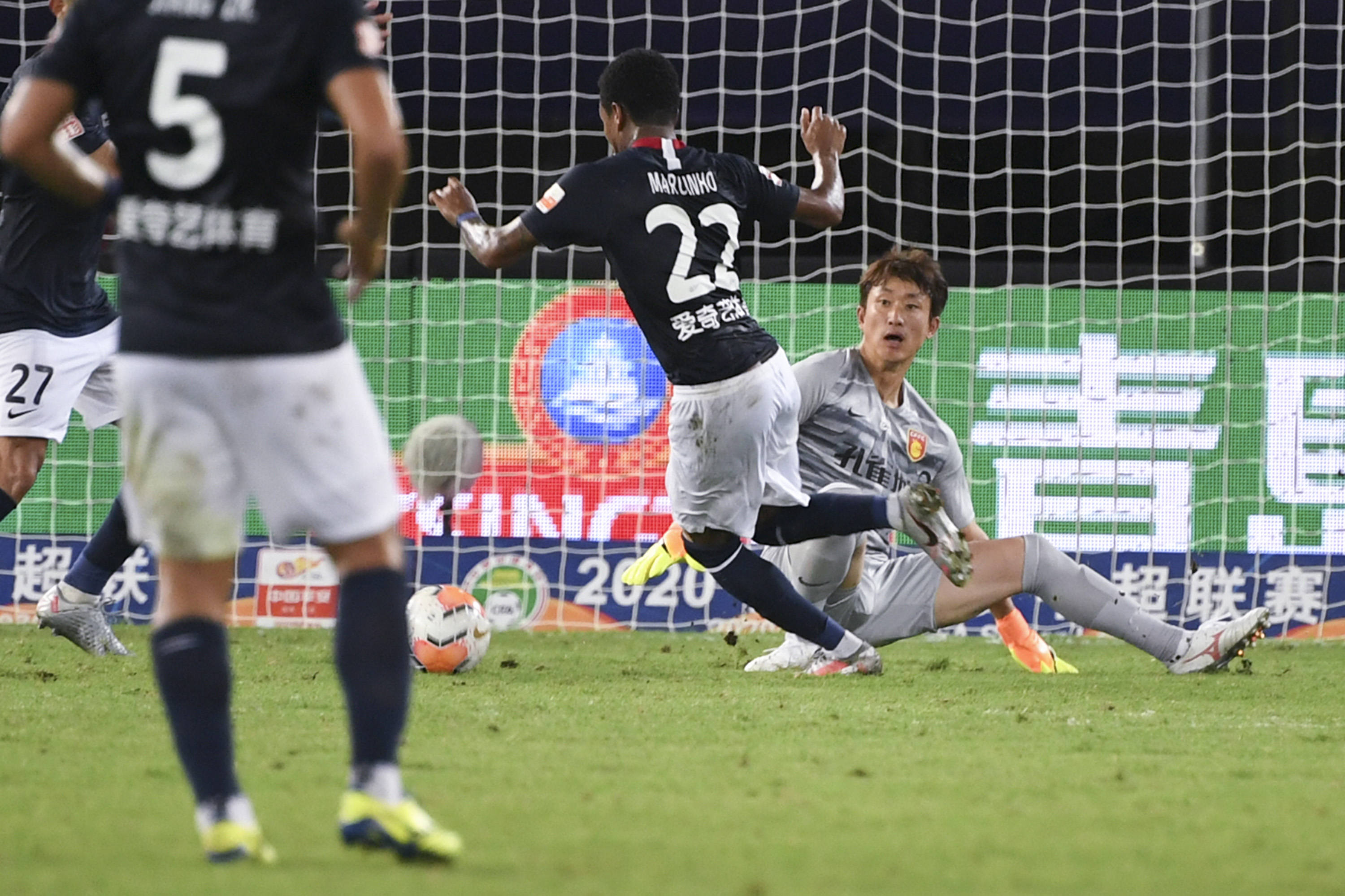 -包含河北华夏幸福战平竞争对手，保持中游稳定的词条