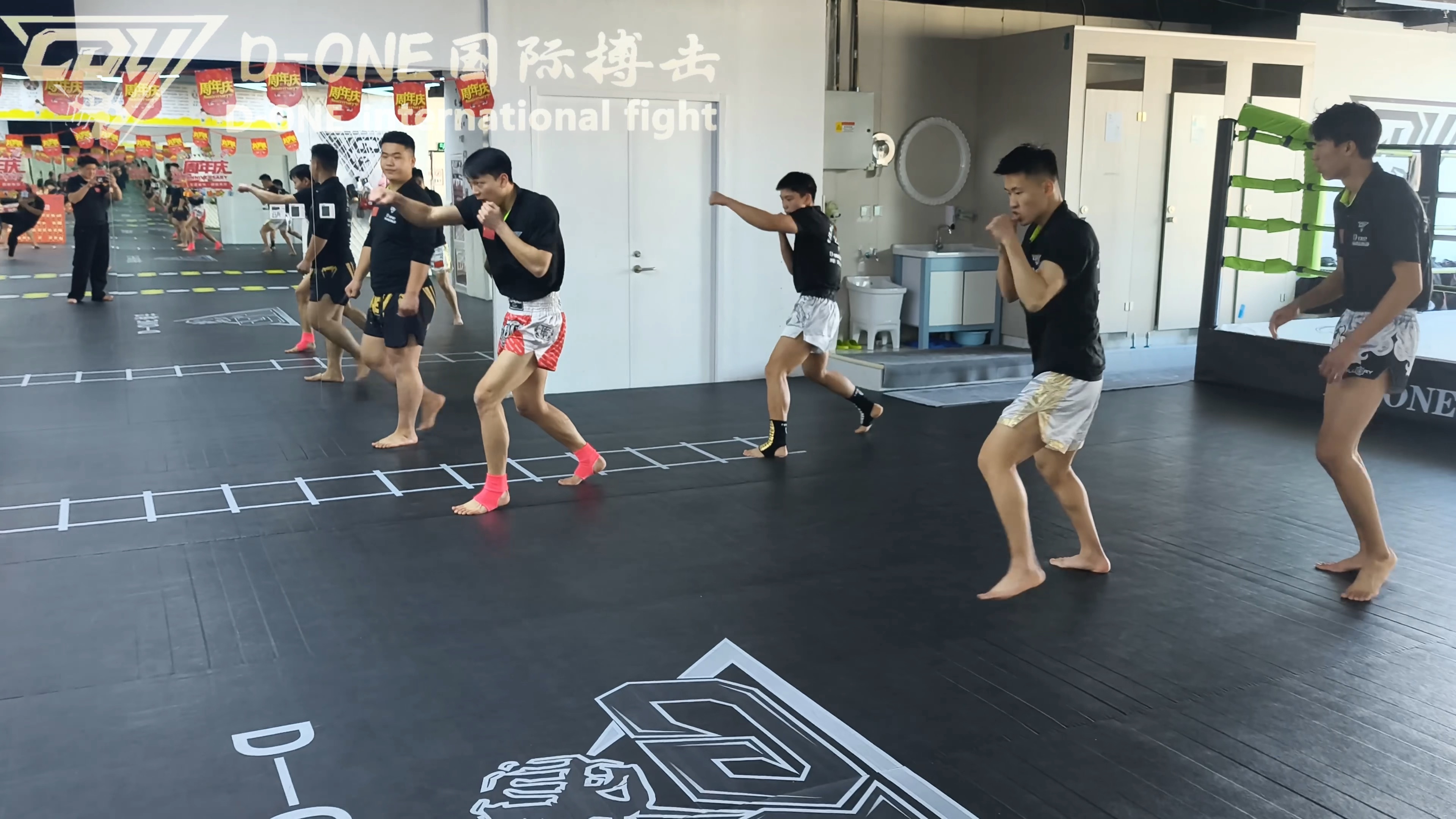 国际杯赛教练组战术调整备战下一场比赛