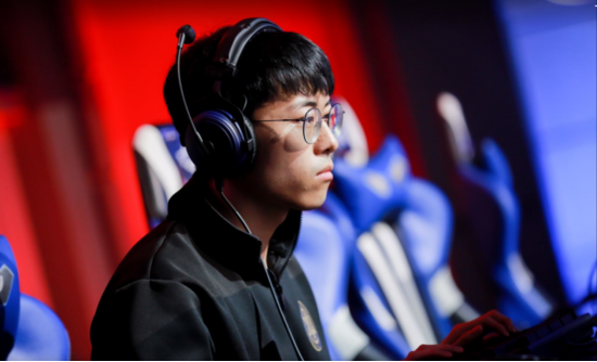 AG电子捕鱼乐园-BRO力克FLY，Bin线上压制力十足强强对话淘汰赛，点燃全场激情的简单介绍