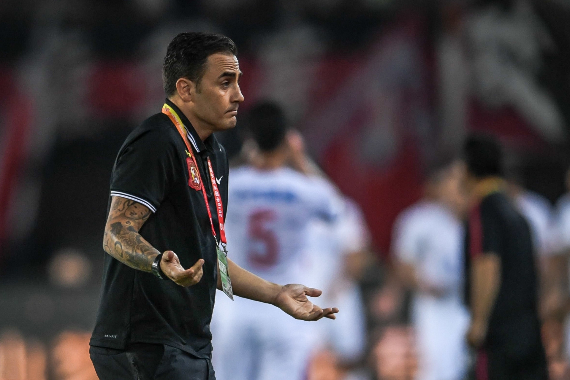 夺冠热门陷入低谷，备战需更谨慎