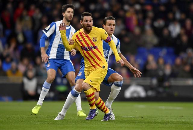 雷丁客场逼平对手，重要分数保级关键