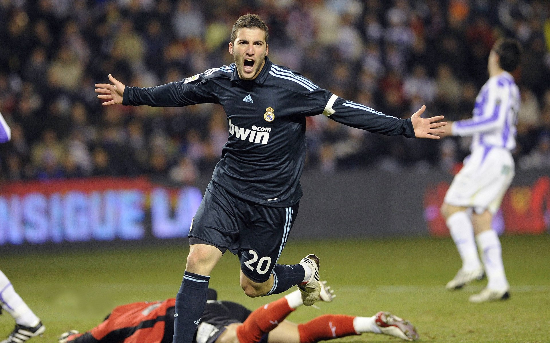 雷霆血洗猛龙，欧文冷血三分雨令猛龙毫无还手之力