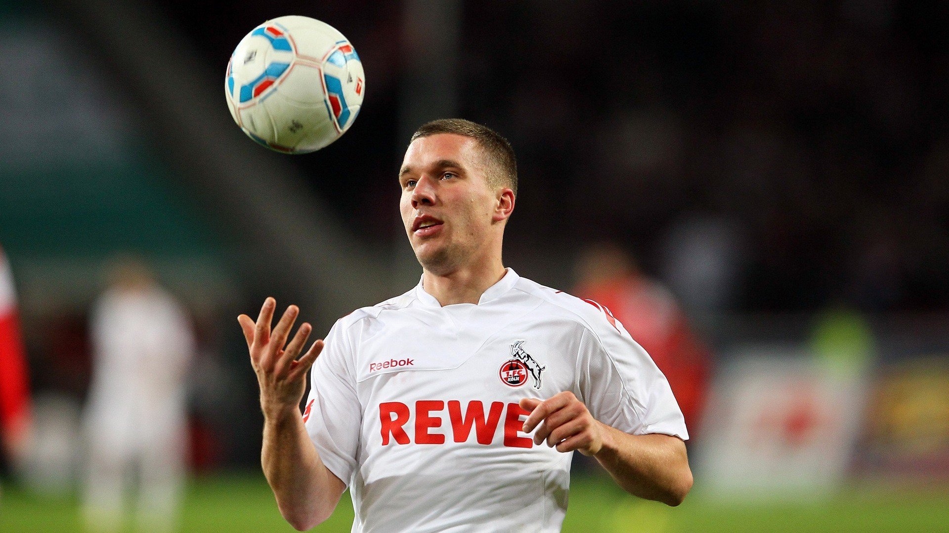 东京夜未央，当马竞铁血鏖战东方，梅西以艺术写下唯一解