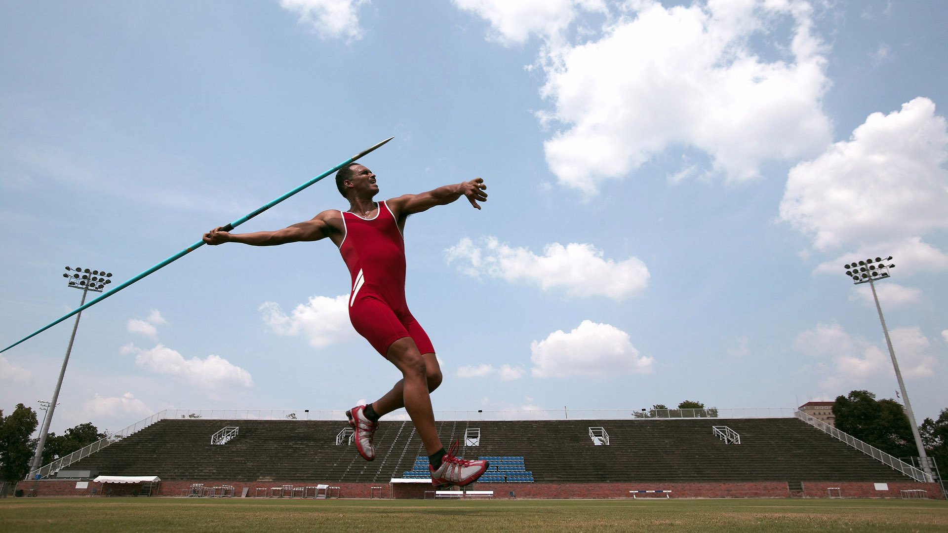 风暴与沉默，当乌拉圭的逆转狂飙遭遇哈兰德的纪录绝尘