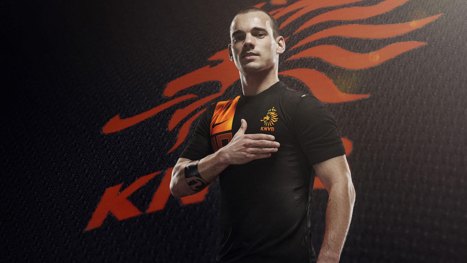 银绿旋风逆袭夜,佩雷兹的橙色火焰点燃赛场