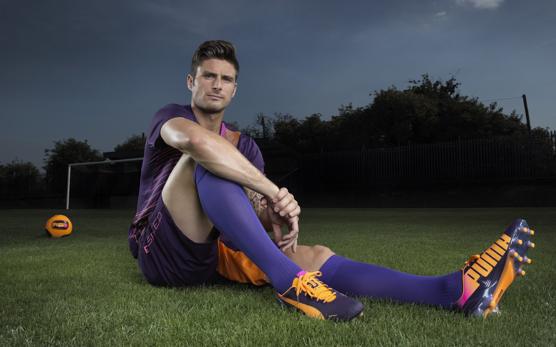 赛道之上的弑神者，当红牛二队的利刃抵住法拉利咽喉，拉塞尔点燃了所有人的热血